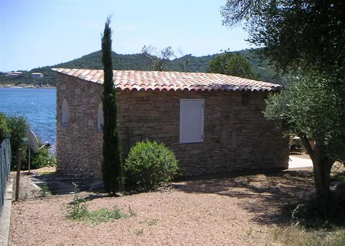 Faounzina Village