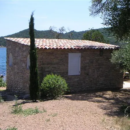 Faounzina Village