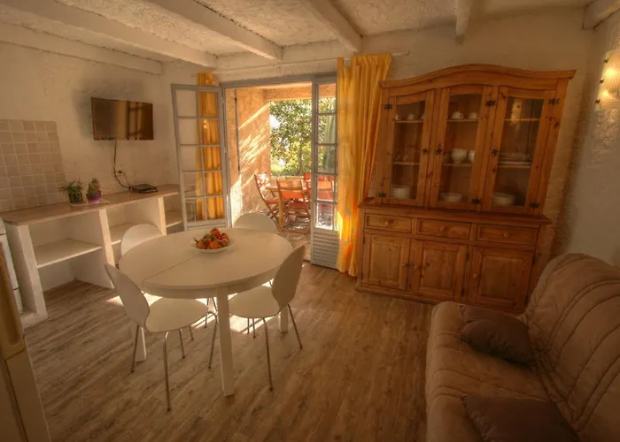 Faounzina Village Favone